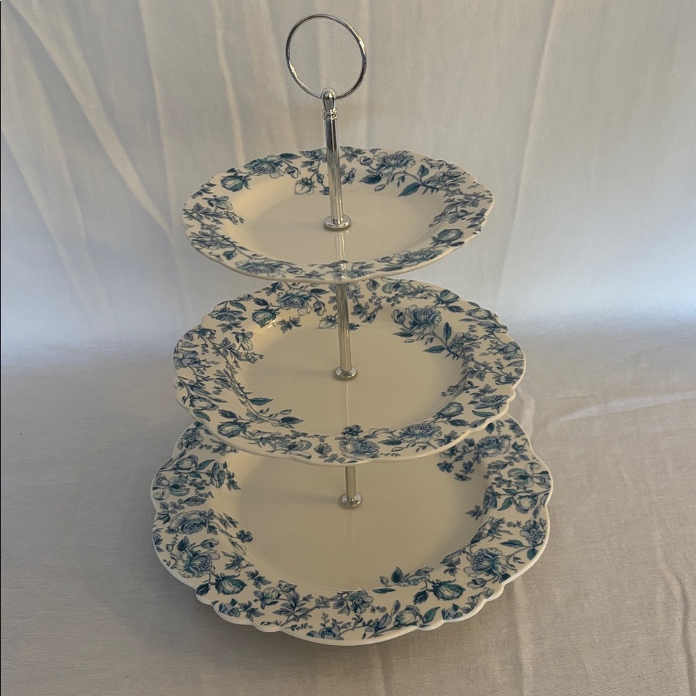 ✨ ALDI VIRAL Blue Toile 3-Tier Serving Stand - Bridgerton Aesthetic ✨
NIB